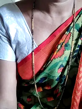 Snapshot of anuradha1432 chatting on October 2025 09:43:02 AM anuradha1432 online show from October 2025 09:43:02 AM