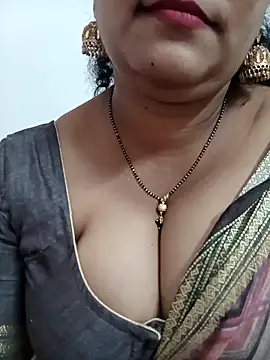 Nyra-23 online show from November 2025 10:10:02 AM