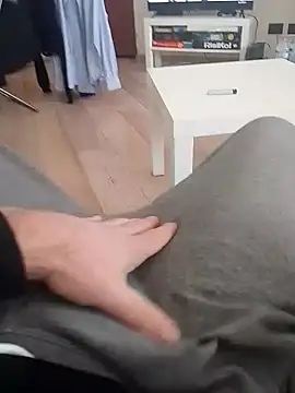 Snapshot of Marcolino183 chatting on December 2024 11:01:01 AM Marcolino183 online show from December 2024 11:01:01 AM