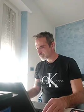 Snapshot of Marcolino183 chatting on March 2025 09:10:02 AM Marcolino183 online show from March 2025 09:10:02 AM