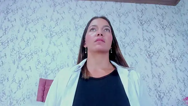 Mia Malkovaa  online show from February 2026 04:44:01 PM