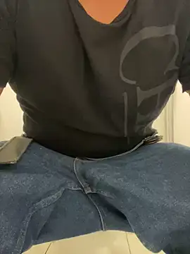 Snapshot of CBaizon chatting on December 2024 09:32:02 PM CBaizon online show from December 2024 09:32:02 PM