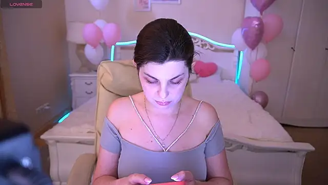 MirandaWong online show from February 2025 12:48:02 PM