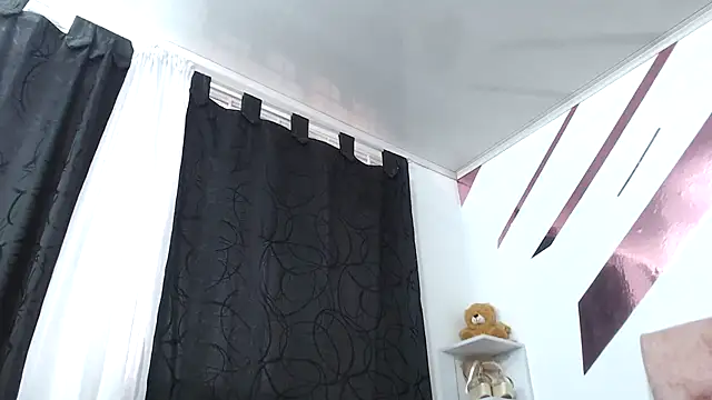 Snapshot of Kitten_Hot_ chatting on October 2025 10:19:01 PM Kitten Hot online show from October 2025 10:19:01 PM