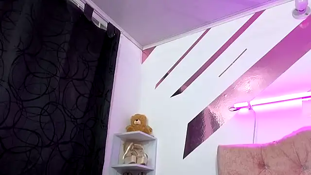 Snapshot of Kitten_Hot_ chatting on October 2025 04:57:02 AM Kitten Hot online show from October 2025 04:57:02 AM