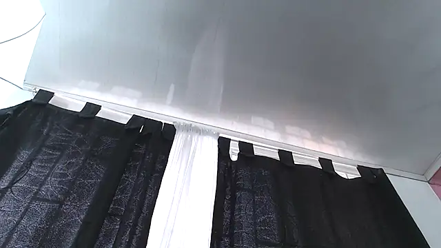 Snapshot of Kitten_Hot_ chatting on November 2025 08:10:01 PM Kitten Hot online show from November 2025 08:10:01 PM