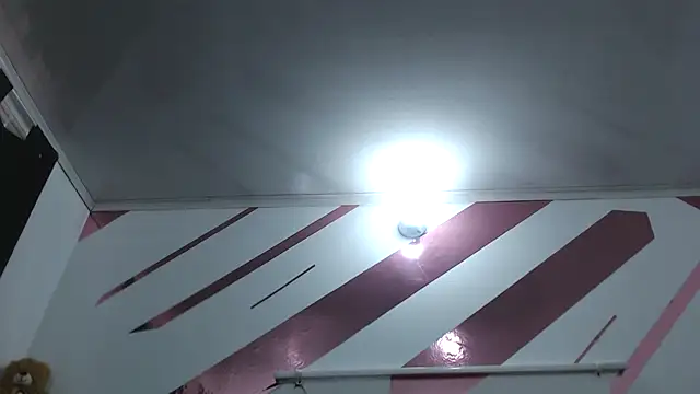 Snapshot of Kitten_Hot_ chatting on November 2025 09:17:01 PM Kitten Hot online show from November 2025 09:17:01 PM