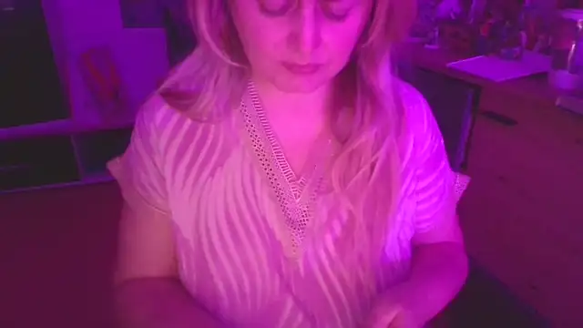 Meliss Official9 online show from December 2025 08:36:02 PM