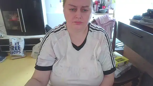 Meliss Official9 online show from April 2026 07:06:01 AM