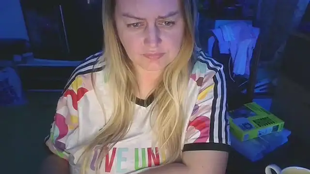 Meliss Official9 online show from April 2026 07:01:02 PM