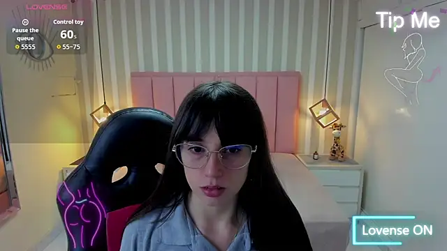 MAGNOLEROY online show from December 2025 07:08:02 PM