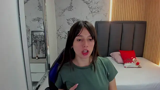 MAGNOLEROY online show from December 2025 12:54:01 PM