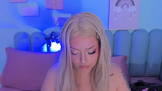 Snapshot of curvy_rousi chatting on November 2025 11:43:02 AM curvy rousi online show from November 2025 11:43:02 AM