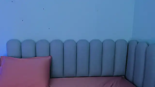 Snapshot of curvy_rousi chatting on November 2025 11:43:02 AM curvy rousi online show from November 2025 11:43:02 AM