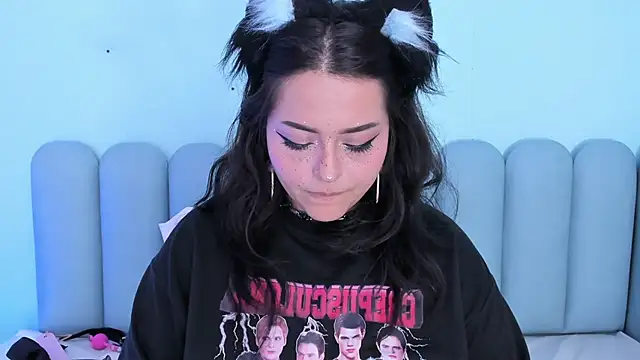 Snapshot of curvy_rousi chatting on November 2025 11:42:02 PM curvy rousi online show from November 2025 11:42:02 PM