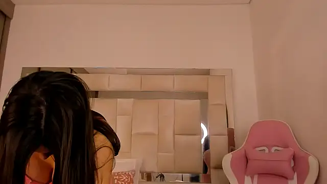 isabella gomez11 online show from December 2024 06:38:02 PM