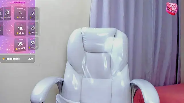 Snapshot of Hot_beauty__ chatting on January 2025 02:47:02 AM Hot beauty online show from January 2025 02:47:02 AM