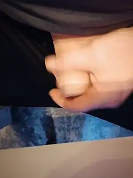 Snapshot of Warumnicht1980 chatting on November 2025 02:50:01 PM Warumnicht1980 online show from November 2025 02:50:01 PM