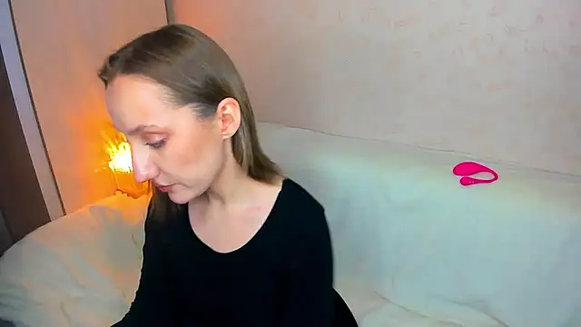 MelodyOfLovee online show from February 2026 11:31:02 PM