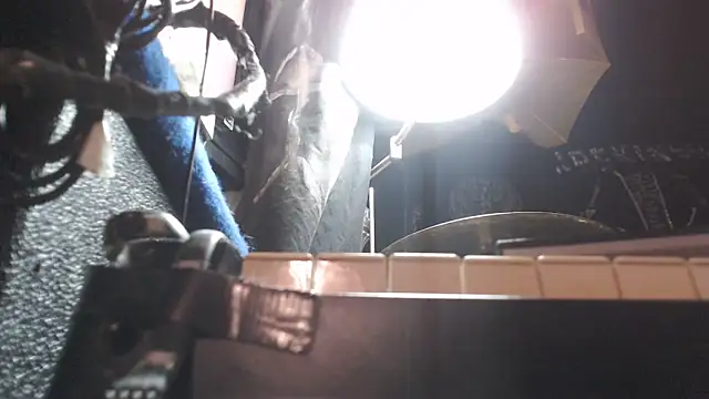 Snapshot of DREAMZ420 chatting on November 2025 06:37:02 AM DREAMZ420 online show from November 2025 06:37:02 AM