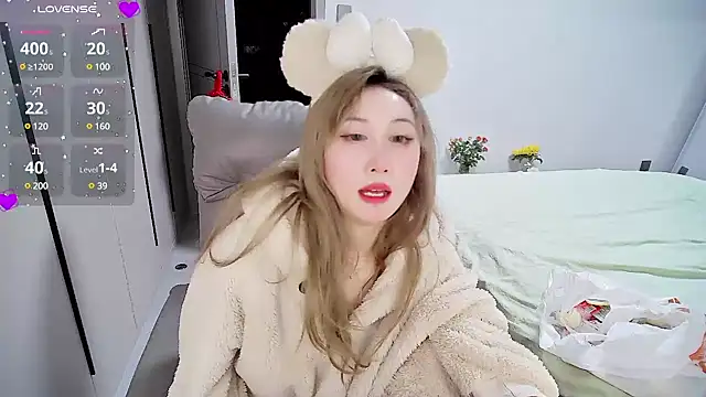 Snapshot of Xiaoyu-G chatting on March 2025 01:13:01 AM Xiaoyu-G online show from March 2025 01:13:01 AM