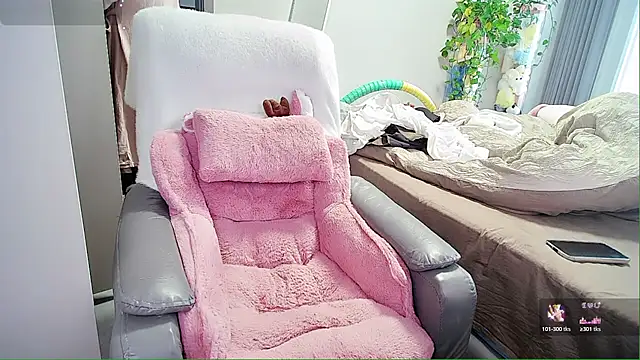 Snapshot of Xiaoyu-G chatting on November 2025 02:13:01 AM Xiaoyu-G online show from November 2025 02:13:01 AM