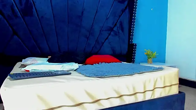 Snapshot of MAISE_HILL1 chatting on December 2024 04:35:02 PM MAISE HILL1 online show from December 2024 04:35:02 PM