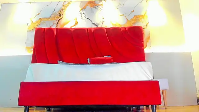 Snapshot of MAISE_HILL1 chatting on October 2025 01:20:01 PM MAISE HILL1 online show from October 2025 01:20:01 PM