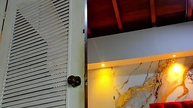 Snapshot of MAISE_HILL1 chatting on November 2025 01:12:02 PM MAISE HILL1 online show from November 2025 01:12:02 PM