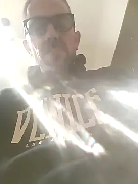 Snapshot of jonyfree1978 chatting on December 2024 11:19:02 PM jonyfree1978 online show from December 2024 11:19:02 PM