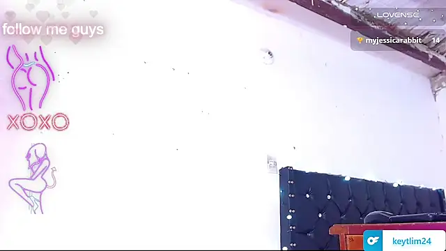 Snapshot of andreaxdol chatting on February 2026 04:40:02 AM andreaxdol online show from February 2026 04:40:02 AM