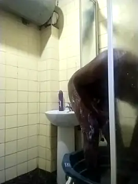 Polygamist online show from November 2025 05:39:02 AM