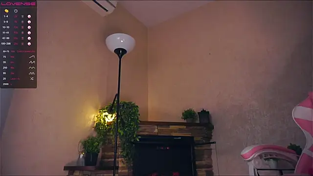 LynetBurby online show from March 2025 10:11:02 AM