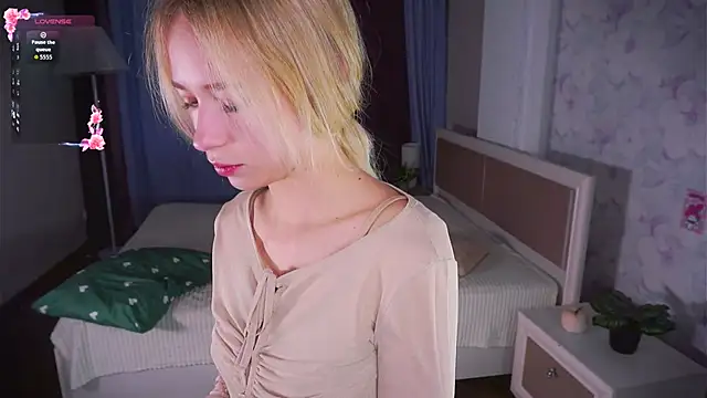 LynetBurby online show from December 2025 06:40:02 AM