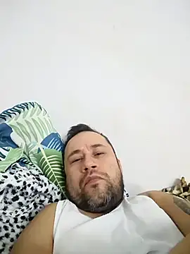 Snapshot of very2_sexy chatting on October 2025 11:46:01 PM very2 sexy online show from October 2025 11:46:01 PM