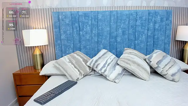 pretty sunlight  online show from November 2025 01:37:01 AM