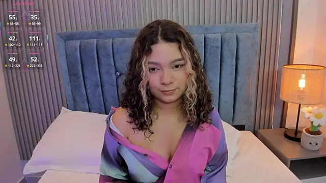Snapshot of pretty_sunlight_ chatting on June 2026 01:32:02 AM pretty sunlight online show from June 2026 01:32:02 AM