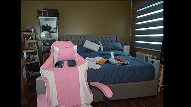 Snapshot of aya_saki chatting on March 2025 06:43:01 AM aya saki online show from March 2025 06:43:01 AM