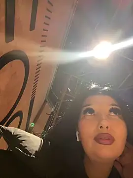 Tisha Busty online show from February 2025 05:37:01 PM