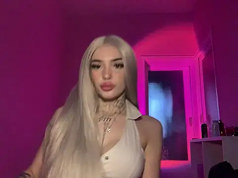 madelinexx online show from February 2025 05:04:02 PM