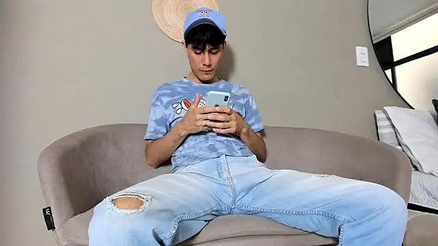 Huge latin cock online show from February 2025 09:06:02 PM