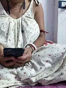 Snapshot of miss-Riy chatting on July 2026 04:44:02 PM miss-Riy online show from July 2026 04:44:02 PM