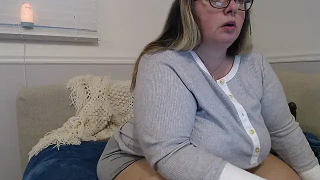 Snapshot of LauLauPAWG chatting on February 2025 12:48:02 PM LauLauPAWG online show from February 2025 12:48:02 PM