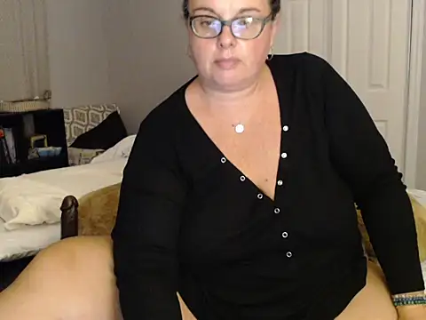 Snapshot of LauLauPAWG chatting on September 2025 04:01:02 AM LauLauPAWG online show from September 2025 04:01:02 AM