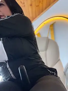 Snapshot of Milff_parkerrr chatting on January 2025 04:37:01 PM Milff parkerrr online show from January 2025 04:37:01 PM