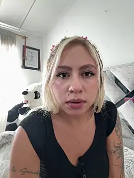 Snapshot of ConstansBlonde chatting on December 2024 06:25:01 PM ConstansBlonde online show from December 2024 06:25:01 PM