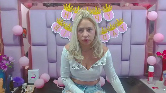 Snapshot of ConstansBlonde chatting on March 2025 01:34:01 PM ConstansBlonde online show from March 2025 01:34:01 PM