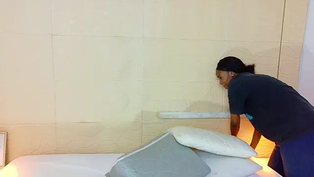 Chocolatte bar online show from December 2025 02:04:01 PM