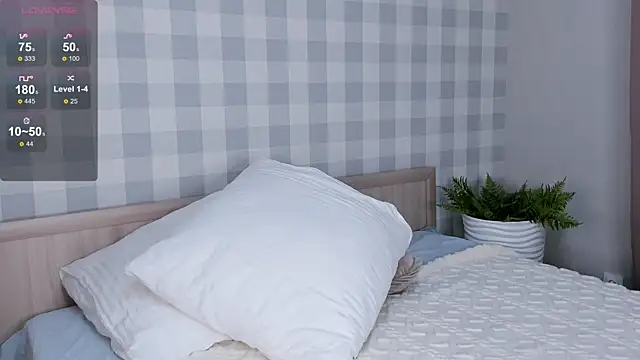 Snapshot of Butterflys1268 chatting on December 2024 09:11:02 PM Butterflys1268 online show from December 2024 09:11:02 PM