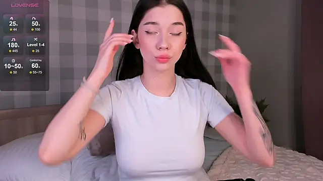 Snapshot of Butterflys1268 chatting on January 2025 01:21:01 AM Butterflys1268 online show from January 2025 01:21:01 AM